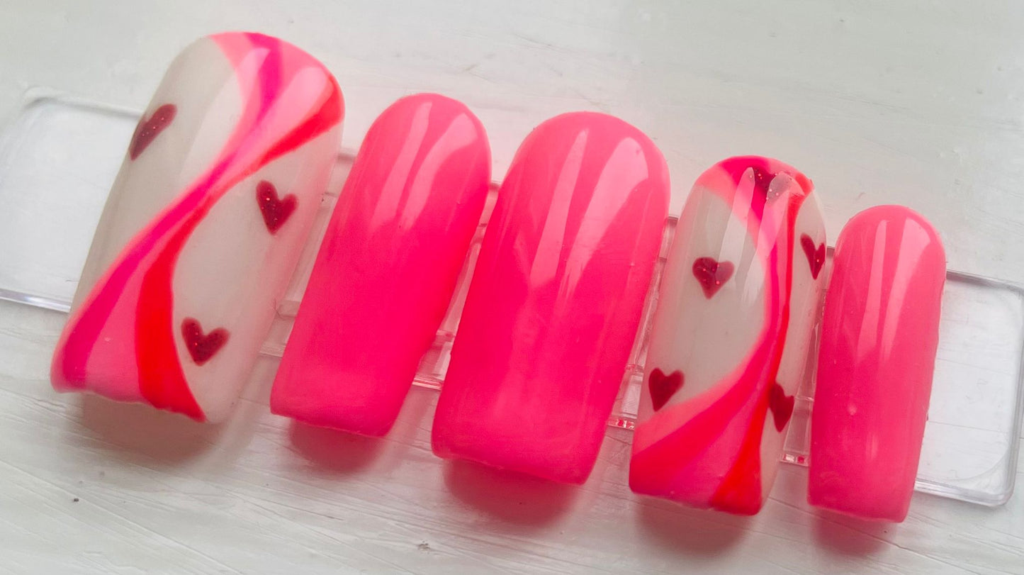 Colour swirl press ons