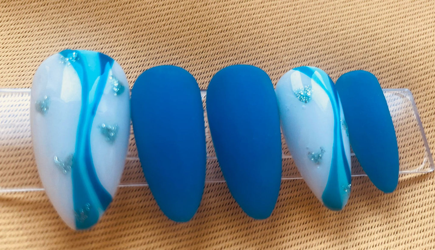 Colour swirl press ons